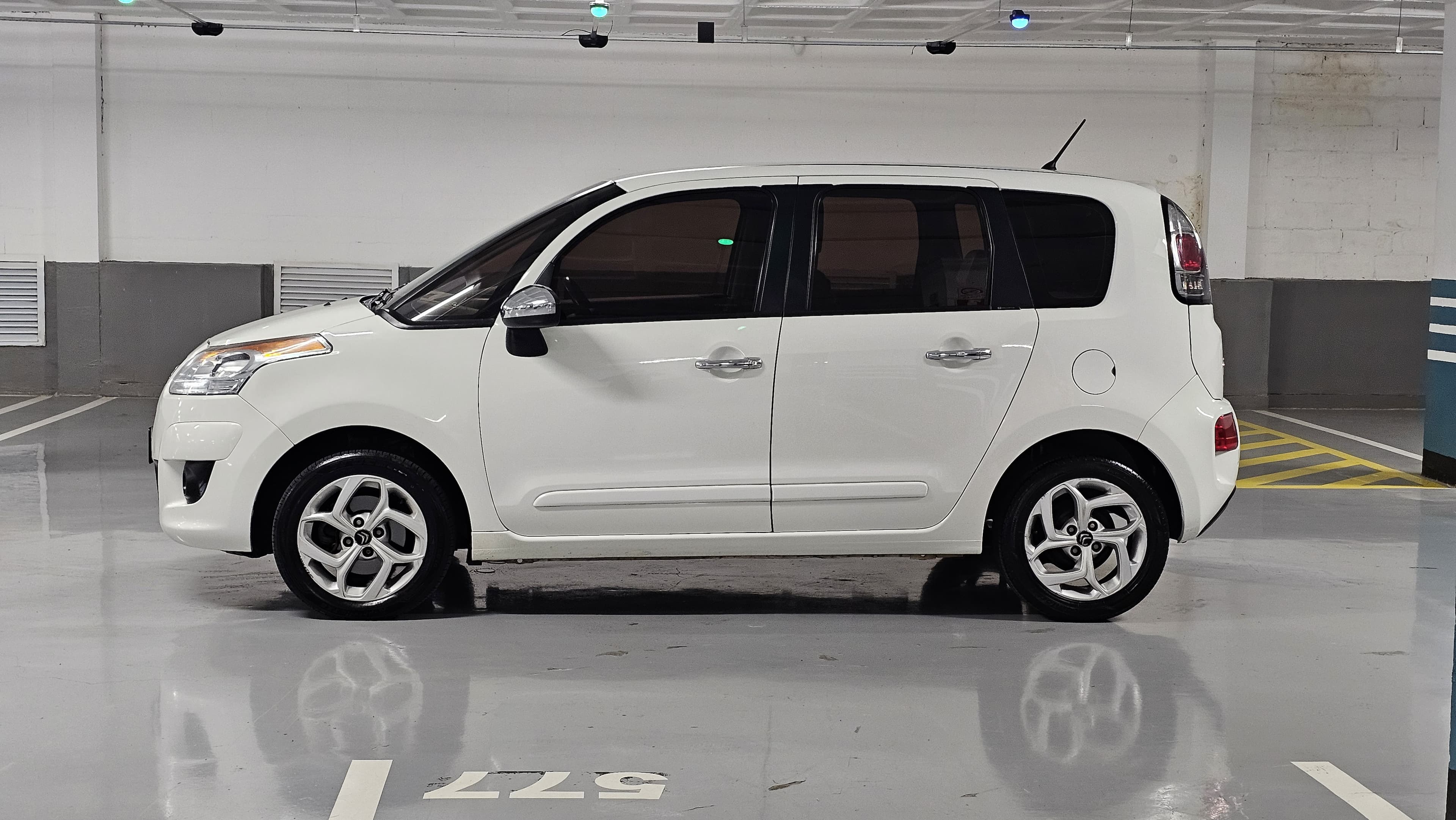 Citroën C3 Picasso Excl. 1.6 Flex 16V 5p Aut. Exclusive Automática 2015 seminovo N86 Motors, foto 4