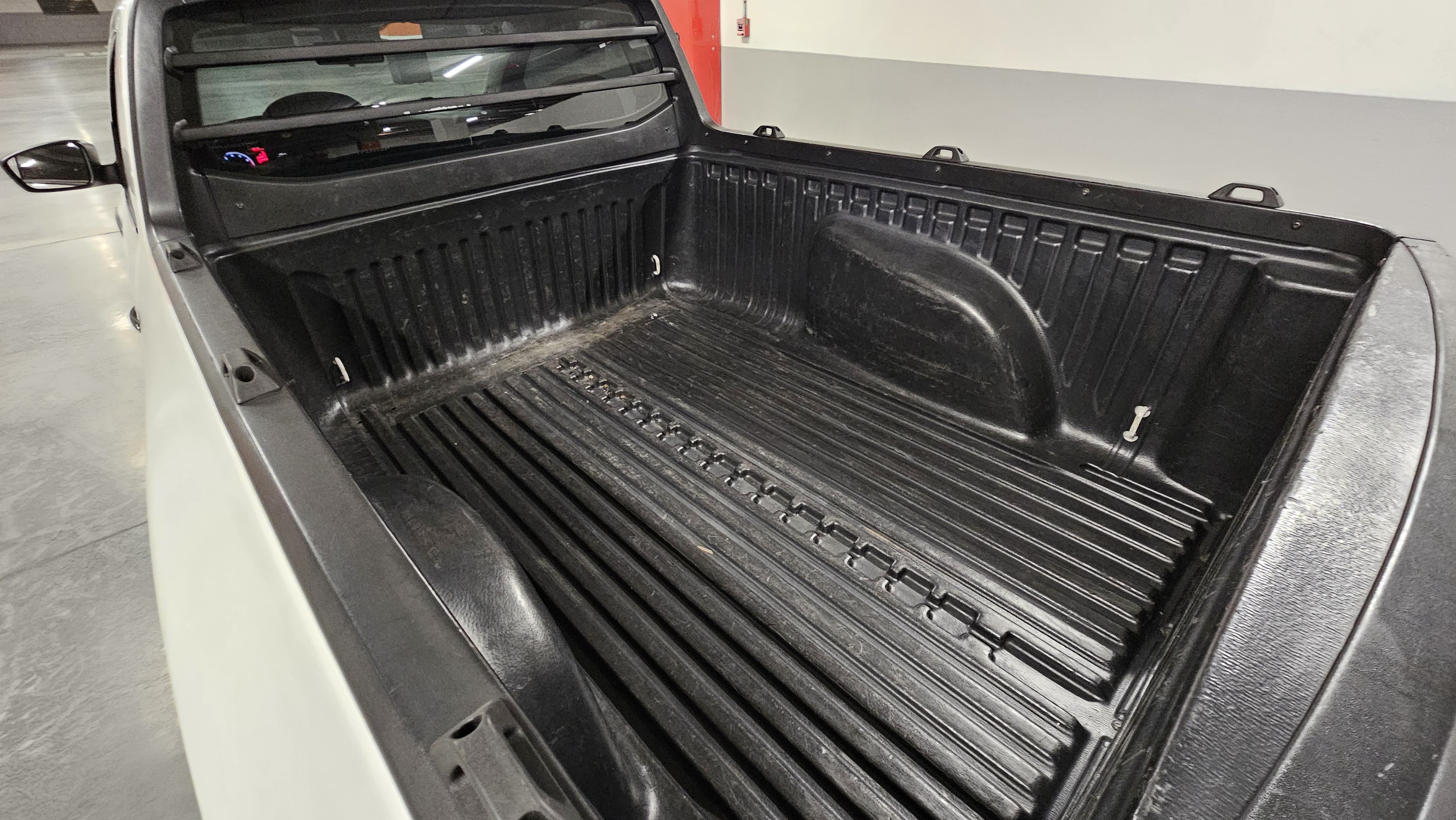 VW - VolksWagen Saveiro Robust 1.6 Total Flex 8V Robust 1.6 2023 seminovo N86 Motors, foto 12