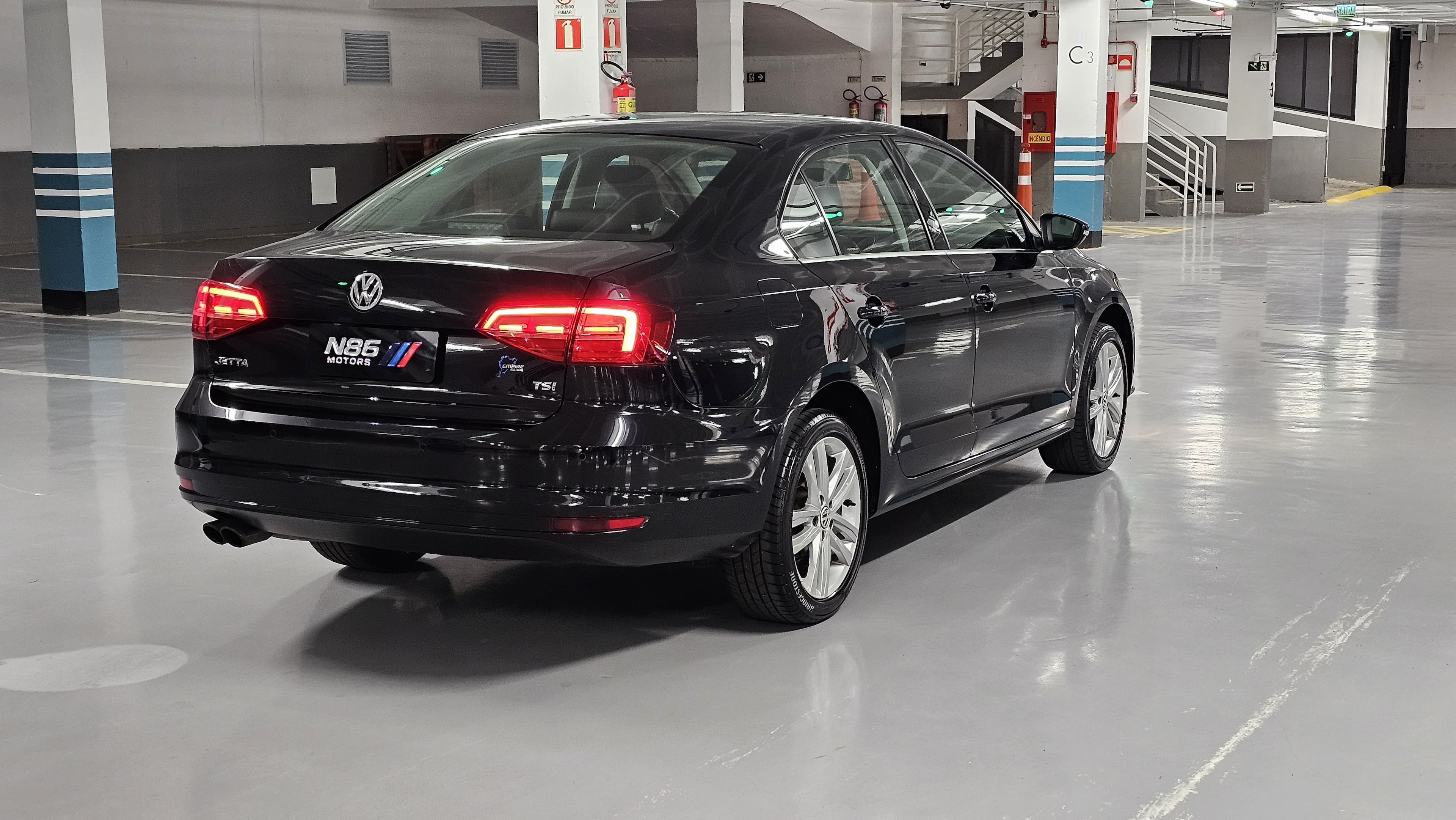 VW - VolksWagen JETTA Highline 2.0 TSI 16V 4p Tiptronic 2.0 Tsi Highline 2016 seminovo N86 Motors, foto 7