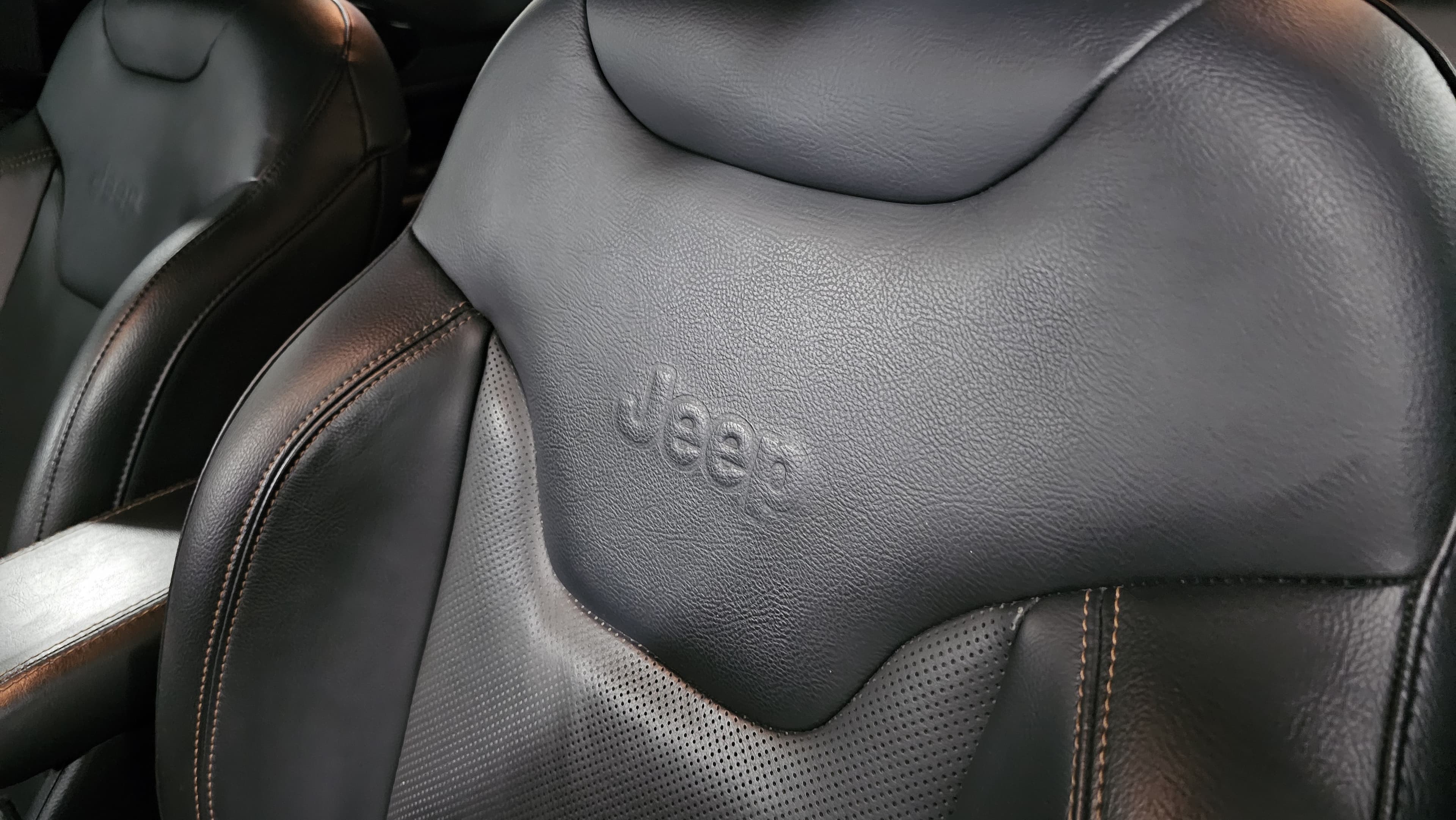 Jeep COMPASS LIMITED T270 1.3 TB 4x2 Flex Aut Limited T270 COM TETO SOLAR 2022 seminovo N86 Motors, foto 22