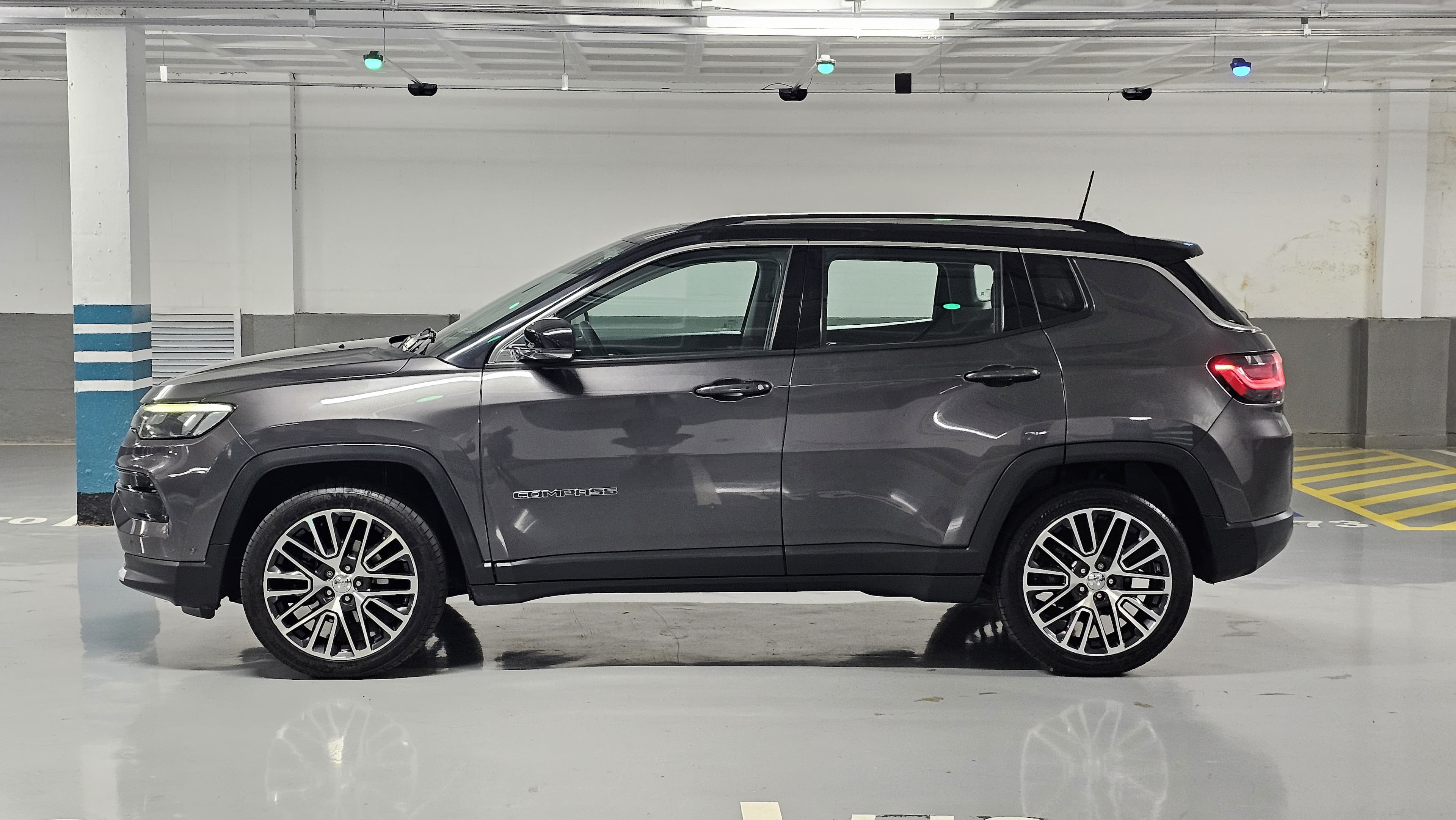 Jeep COMPASS LIMITED T270 1.3 TB 4x2 Flex Aut Limited T270 COM TETO SOLAR 2022 seminovo N86 Motors, foto 4