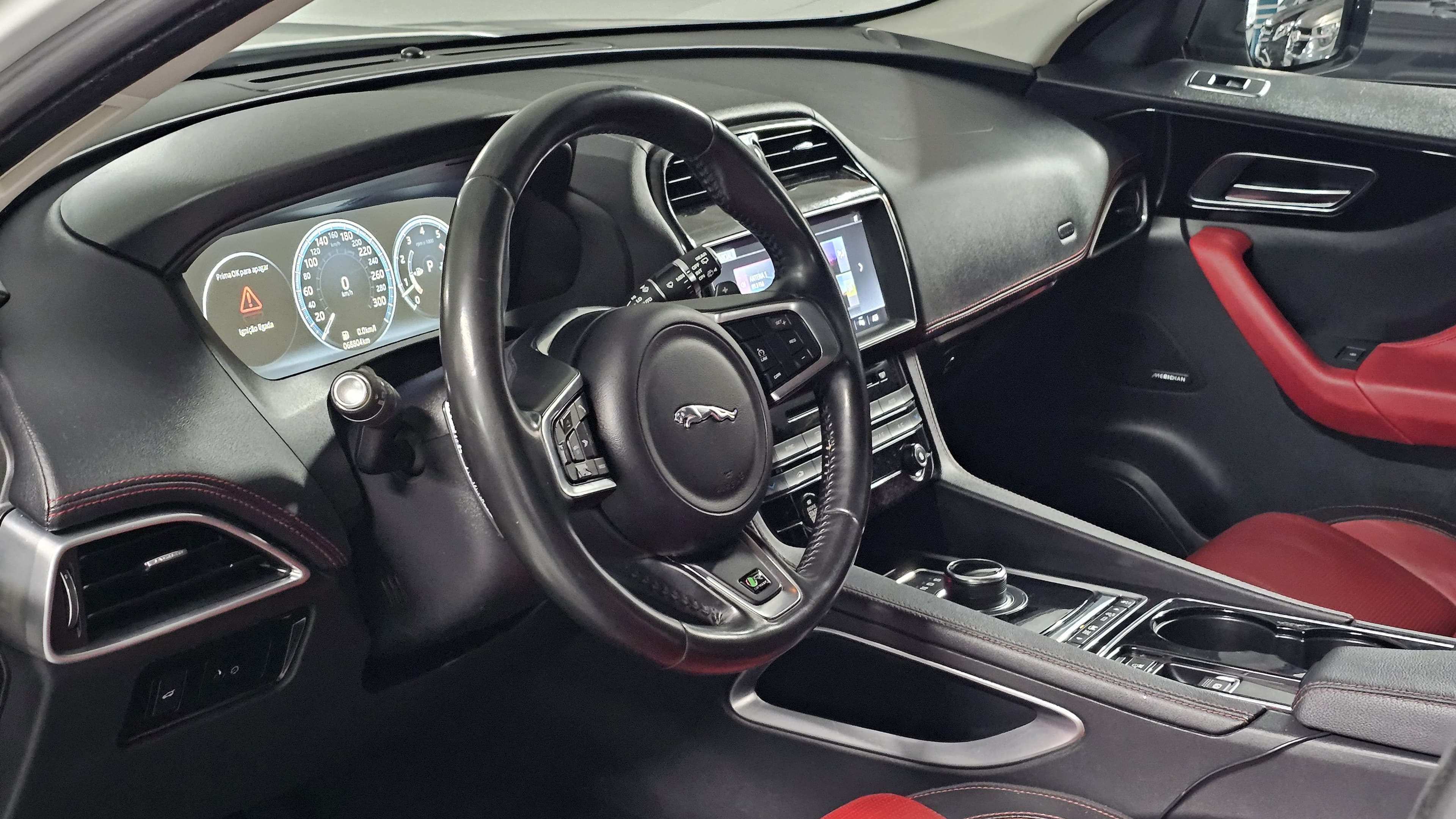 Jaguar F-Pace 3.0 R-Sport 340cv Aut. R-Sport 3.0 V6 2017 seminovo N86 Motors, foto 19