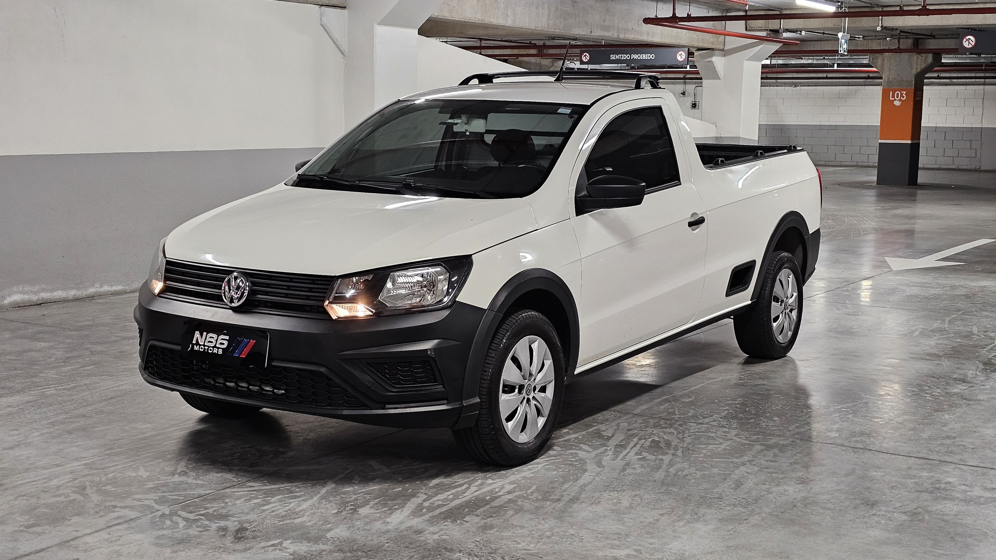 VW - VolksWagen Saveiro Robust 1.6 Total Flex 8V 2023 seminovo N86 Motors